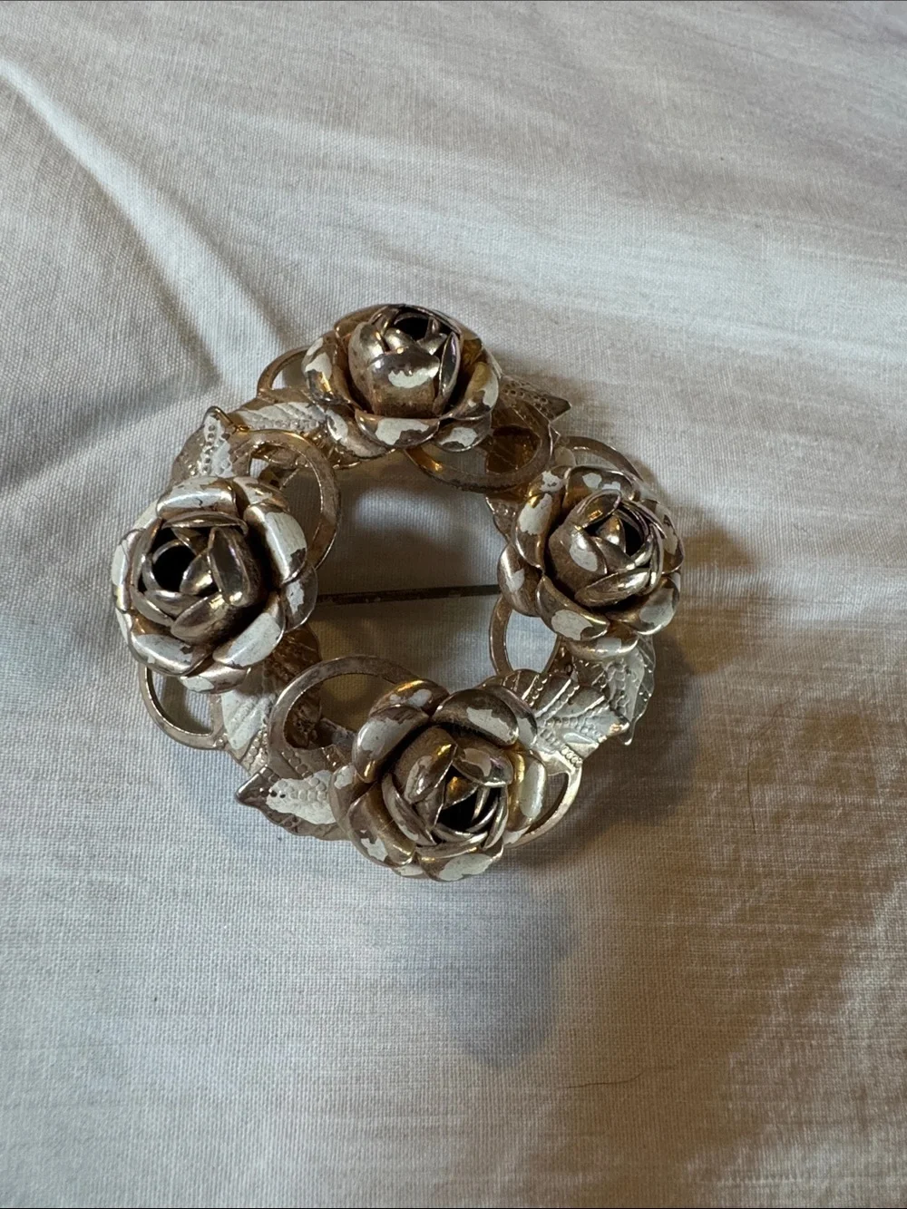 Gold /White Floral Rose Wreath Brooch/Pendant